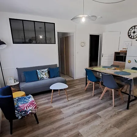 Calme Et Idealement Situe Apartment